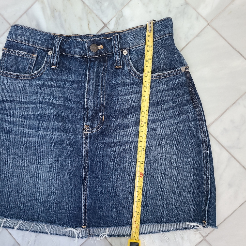 Madewell Jean Skirt Medium Wash Blue Denim Raw Hem Mini Skirt 28 - Picture 3 of 4